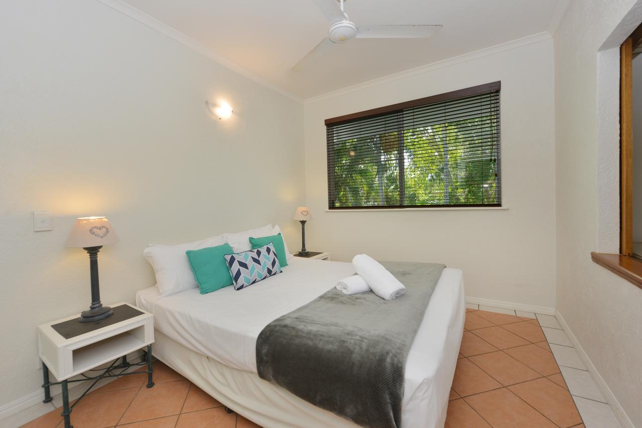 Seascape Holidays - Coral Apartments Port Douglas Eksteriør billede